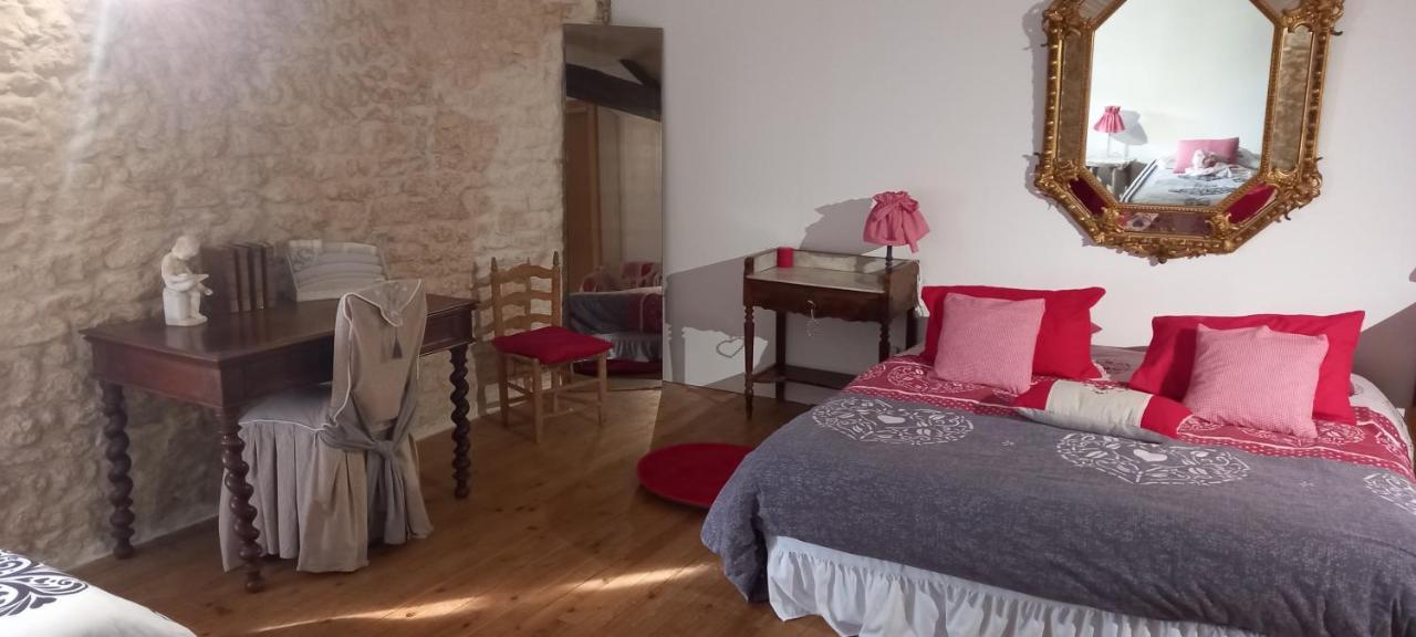 Les Demeures De La Laigne Bed & Breakfast Allas-Bocage Eksteriør bilde