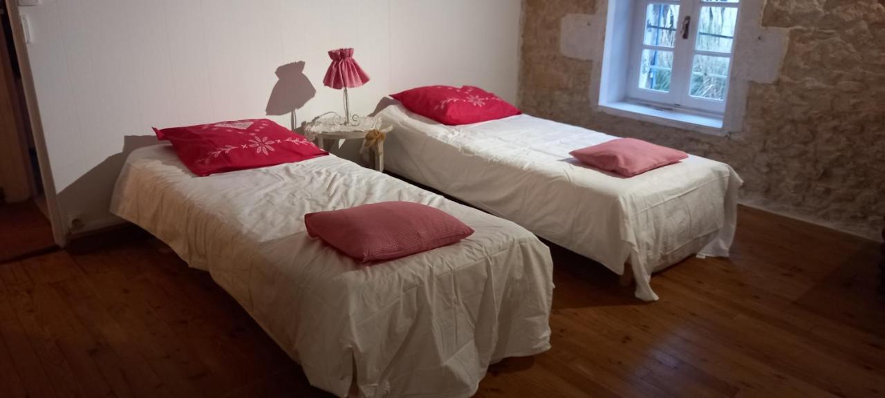 Les Demeures De La Laigne Bed & Breakfast Allas-Bocage Eksteriør bilde