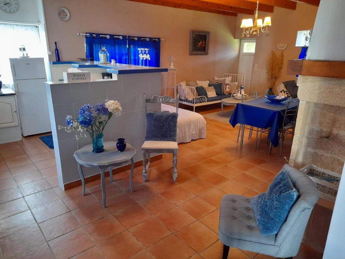 Les Demeures De La Laigne Bed & Breakfast Allas-Bocage Eksteriør bilde