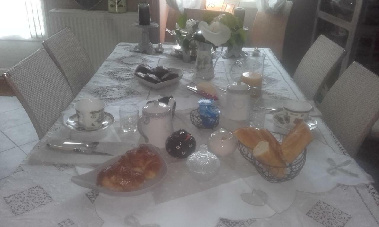 Les Demeures De La Laigne Bed & Breakfast Allas-Bocage Eksteriør bilde