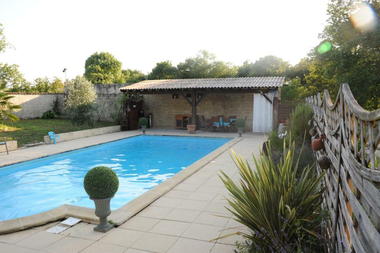 Les Demeures De La Laigne Bed & Breakfast Allas-Bocage Eksteriør bilde