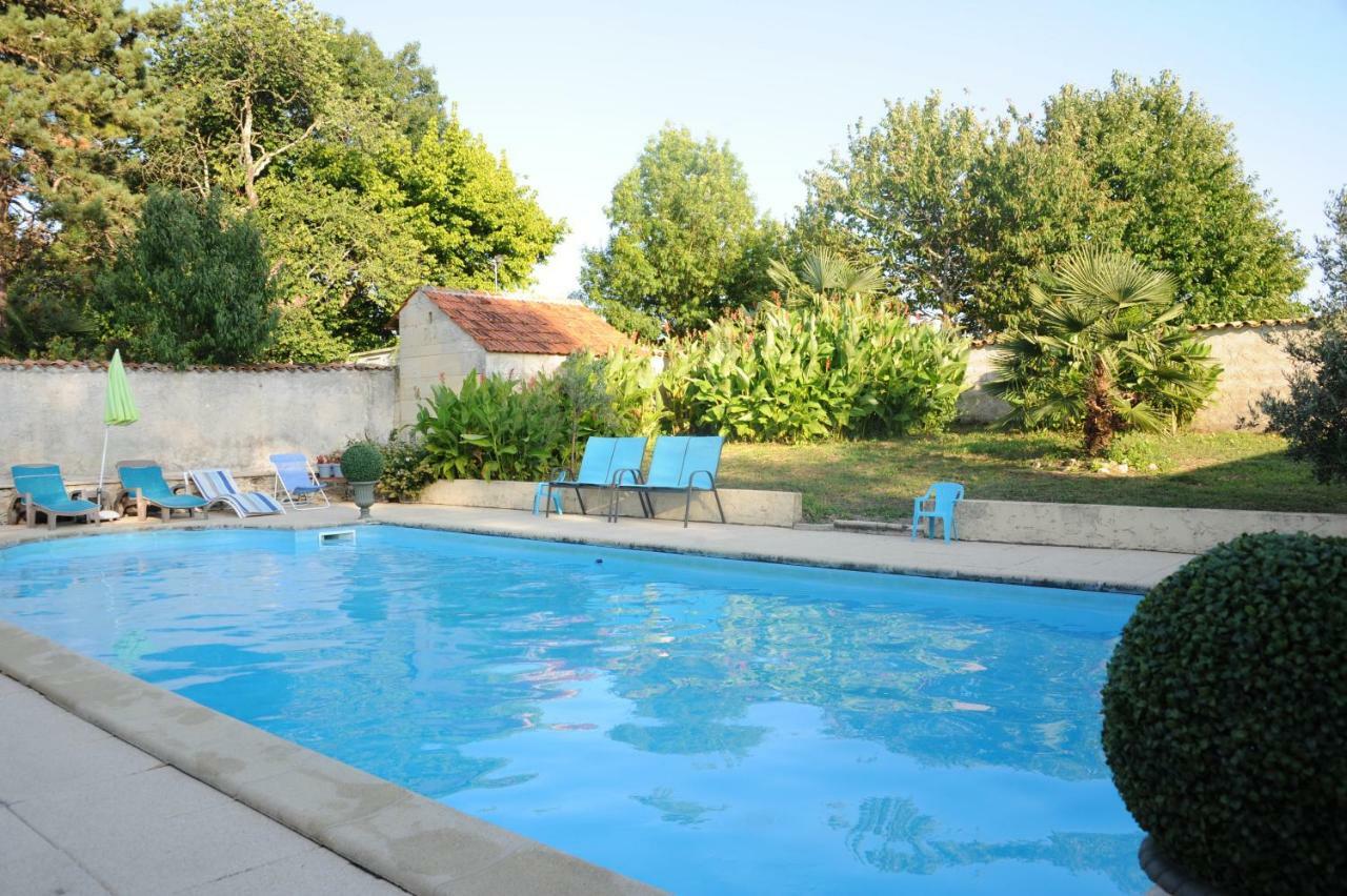 Les Demeures De La Laigne Bed & Breakfast Allas-Bocage Eksteriør bilde
