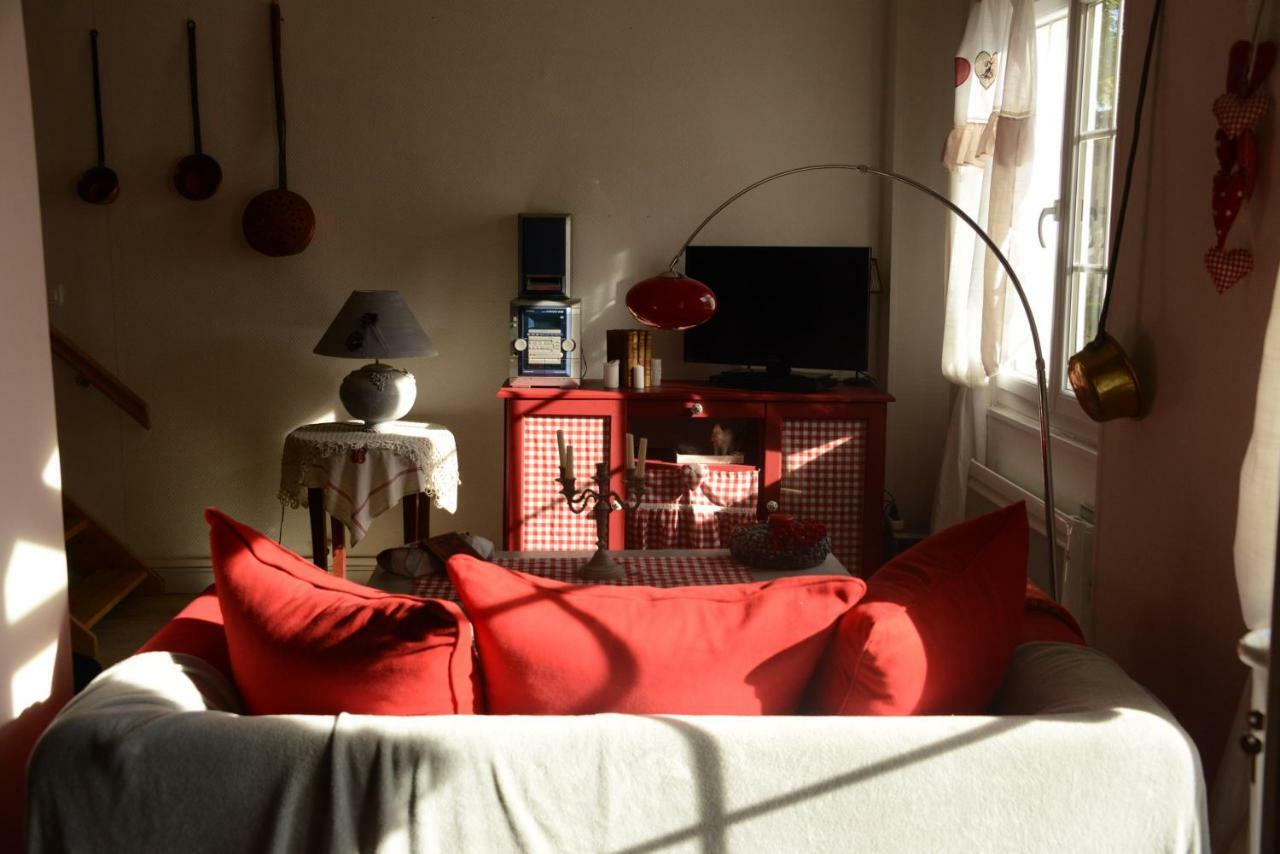 Les Demeures De La Laigne Bed & Breakfast Allas-Bocage Eksteriør bilde