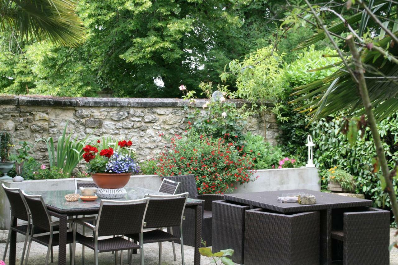 Les Demeures De La Laigne Bed & Breakfast Allas-Bocage Eksteriør bilde