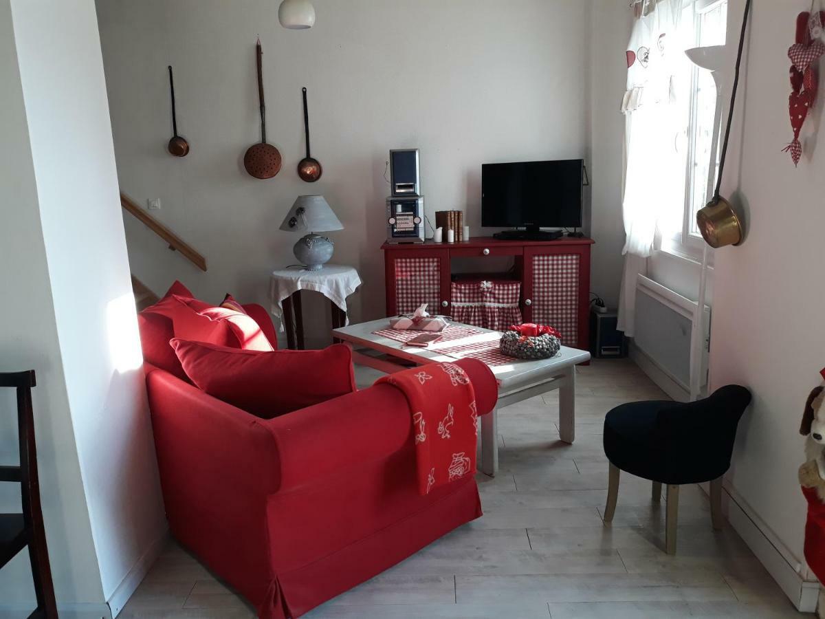 Les Demeures De La Laigne Bed & Breakfast Allas-Bocage Eksteriør bilde