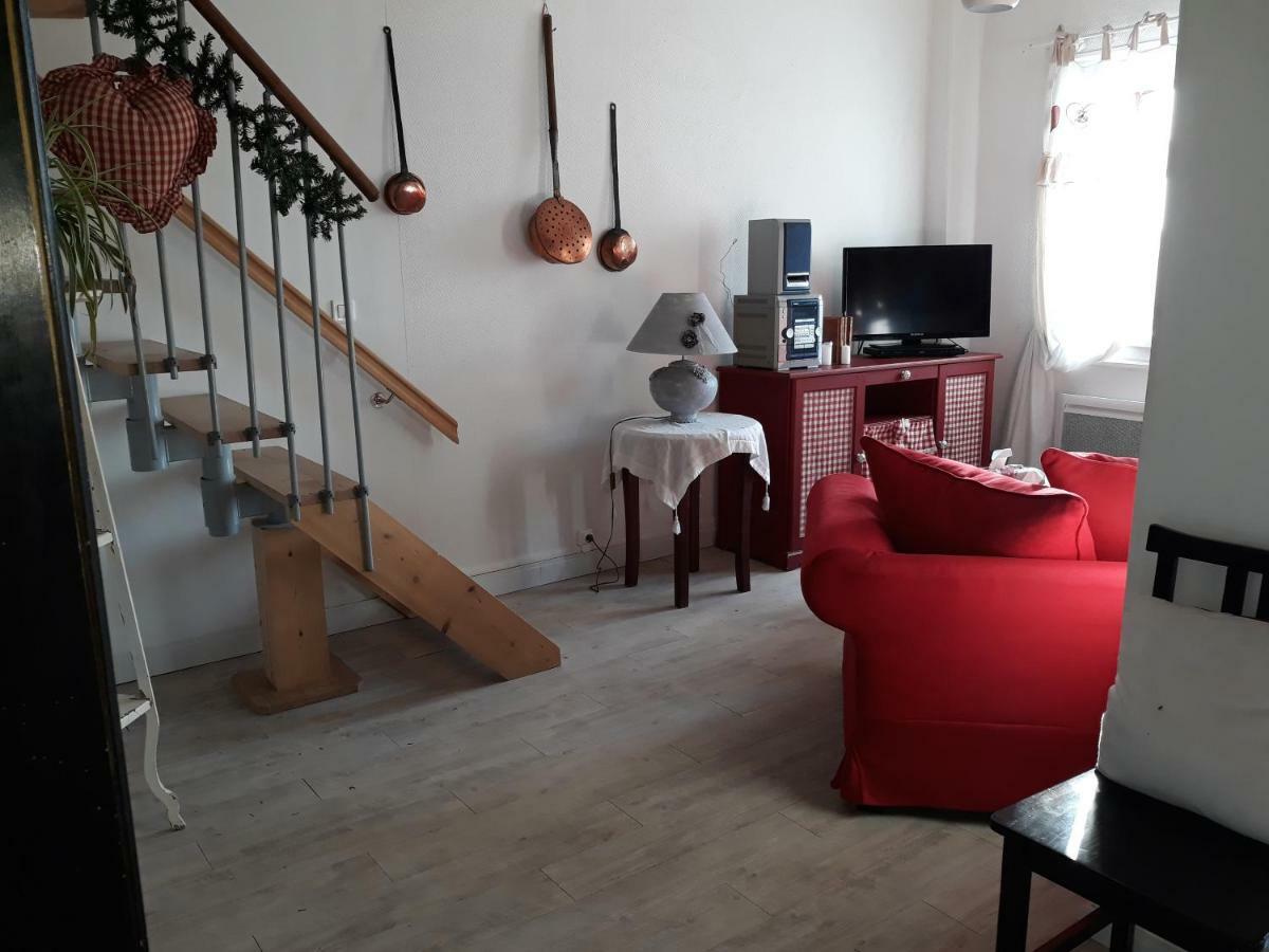 Les Demeures De La Laigne Bed & Breakfast Allas-Bocage Eksteriør bilde