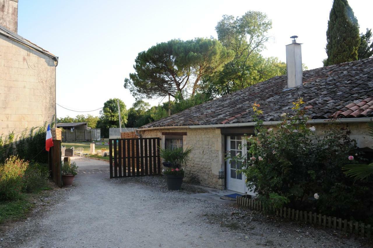Les Demeures De La Laigne Bed & Breakfast Allas-Bocage Eksteriør bilde