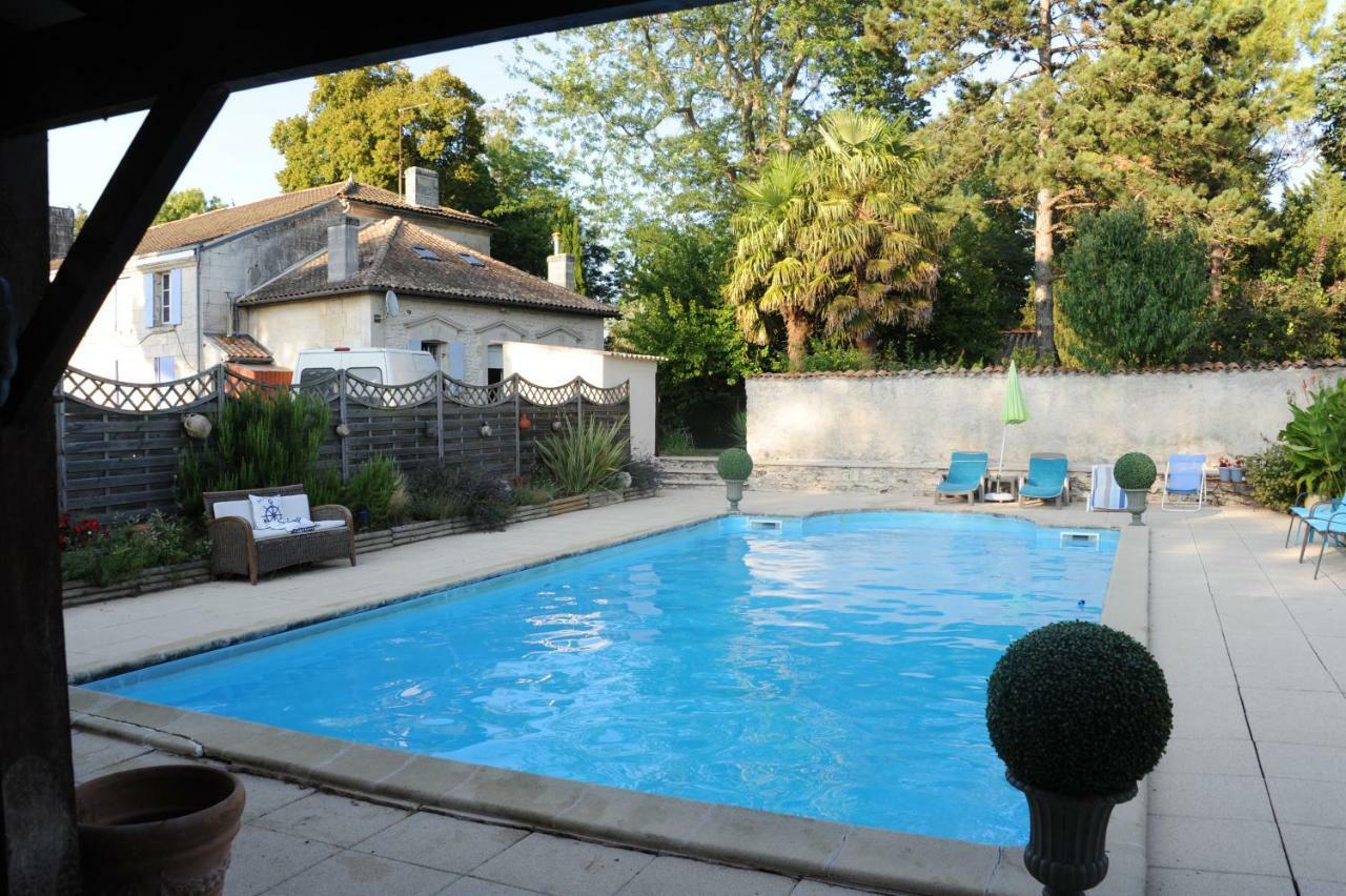 Les Demeures De La Laigne Bed & Breakfast Allas-Bocage Eksteriør bilde