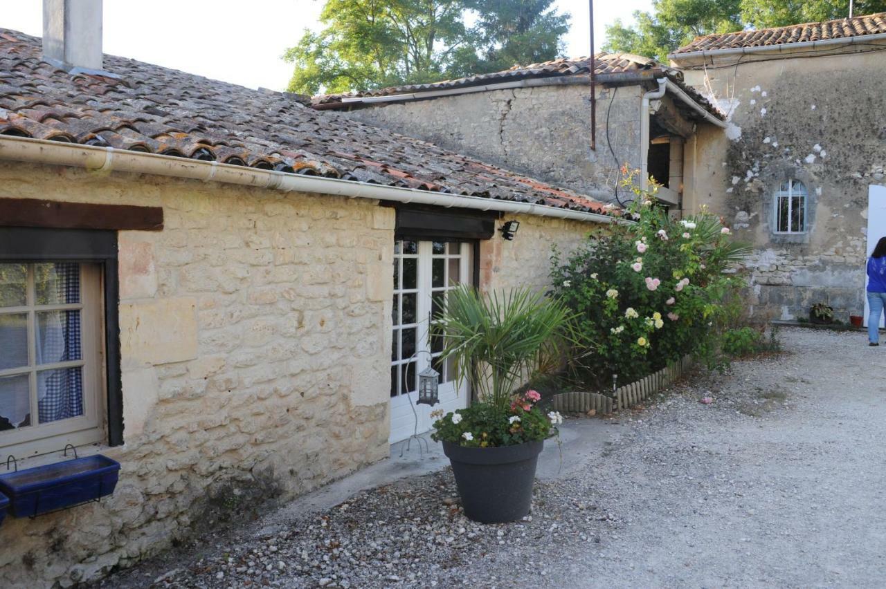 Les Demeures De La Laigne Bed & Breakfast Allas-Bocage Eksteriør bilde
